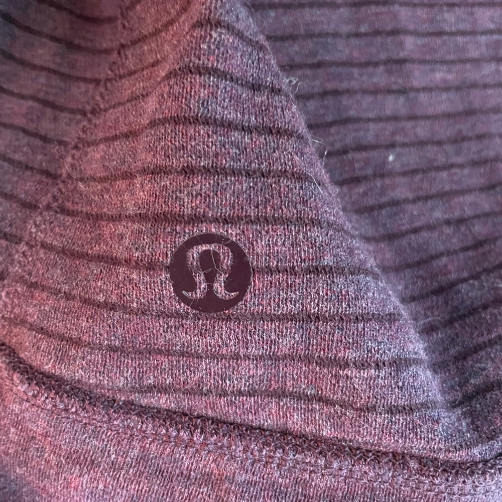 Lululemon reversible turtleneck 4